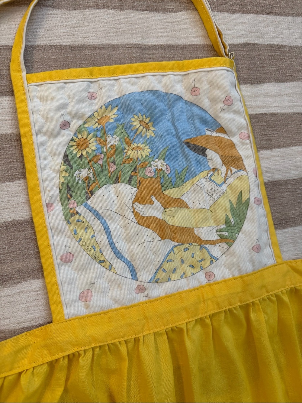 Vintage Cat Garden Apron Yellow Ruffle Hem Cottagecore Kitchen Decor